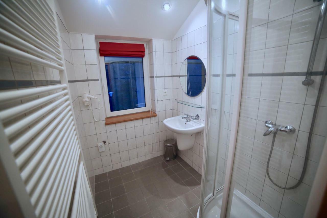 פץ פוד סניישקו Wellness Apartman Pec מראה חיצוני תמונה